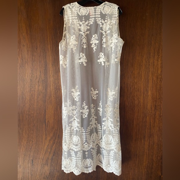 Beautiful Scully Embroidered Swimsuit Coverup Kimono Sheer Excellent Condition. - Picture 9 of 14
